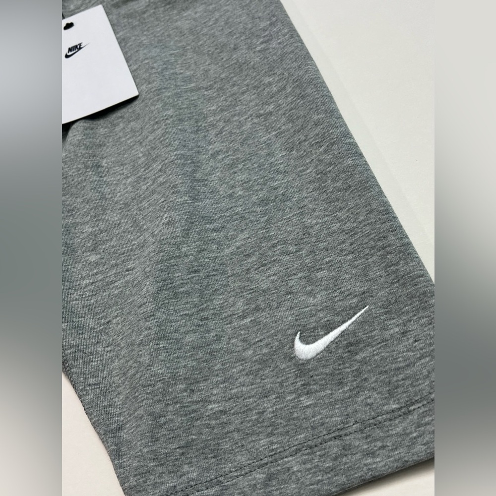 Nike Women's Sportswear Bike Shorts in Grey Size: XS - NWT - Picture 4 of 10